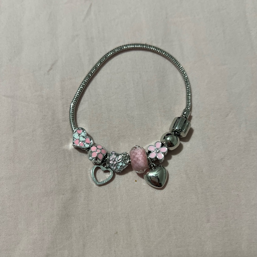 Hello Kitty and coquette bracelets - Picture 4 of 5